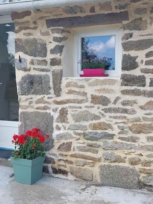 Gite Kerlosvezan, A La Campagne, Proche Mer Lampaul-Ploudalmezeau Holiday home